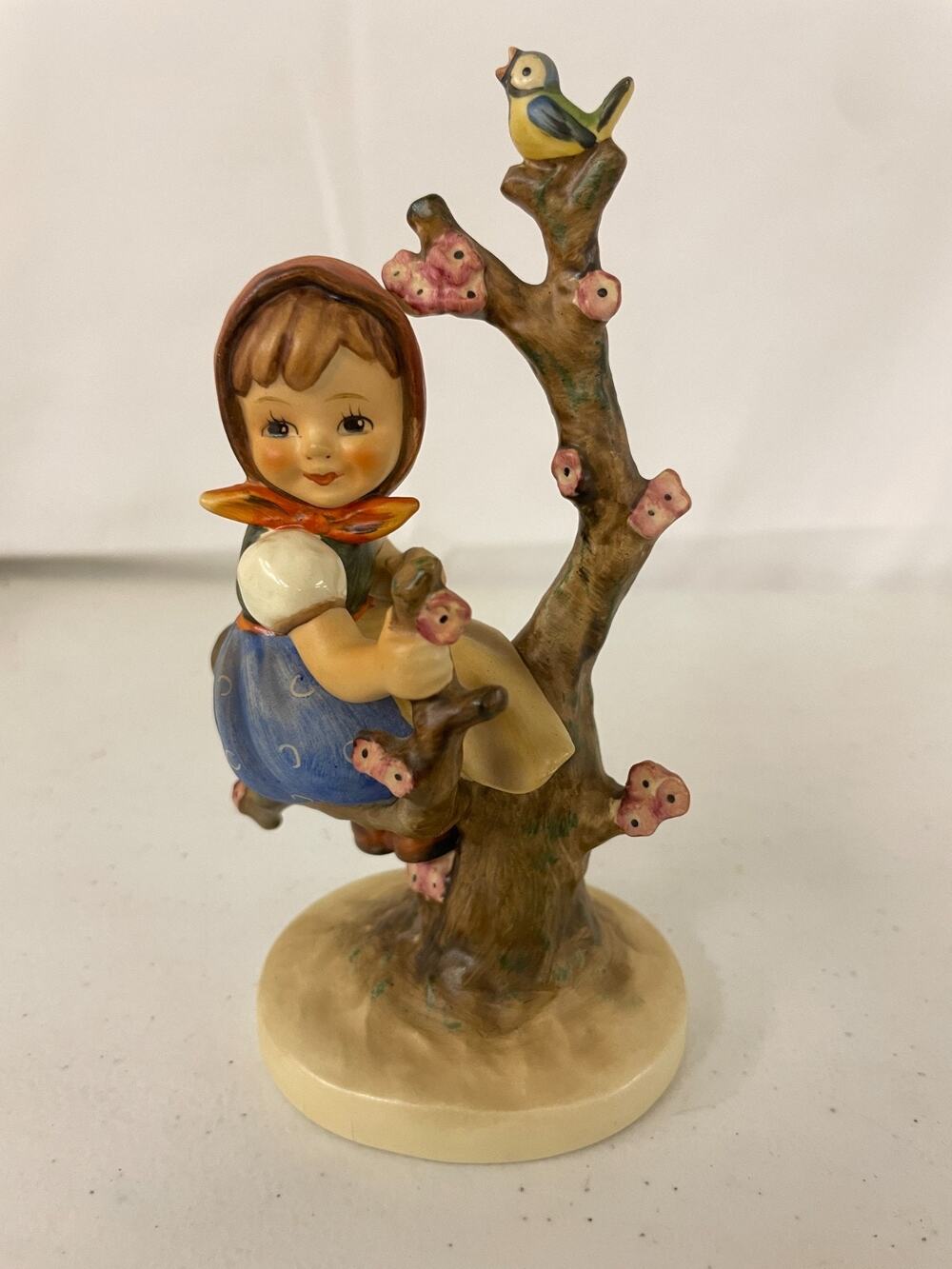 Vintage Hummel Goebel Apple Tree Girl Figurine #141/1 Hand Painted Collectible